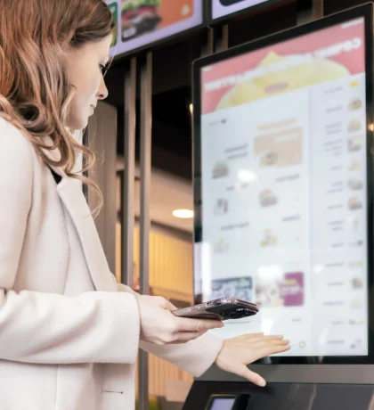 Interactive Touchscreens & Digital Smart Boards